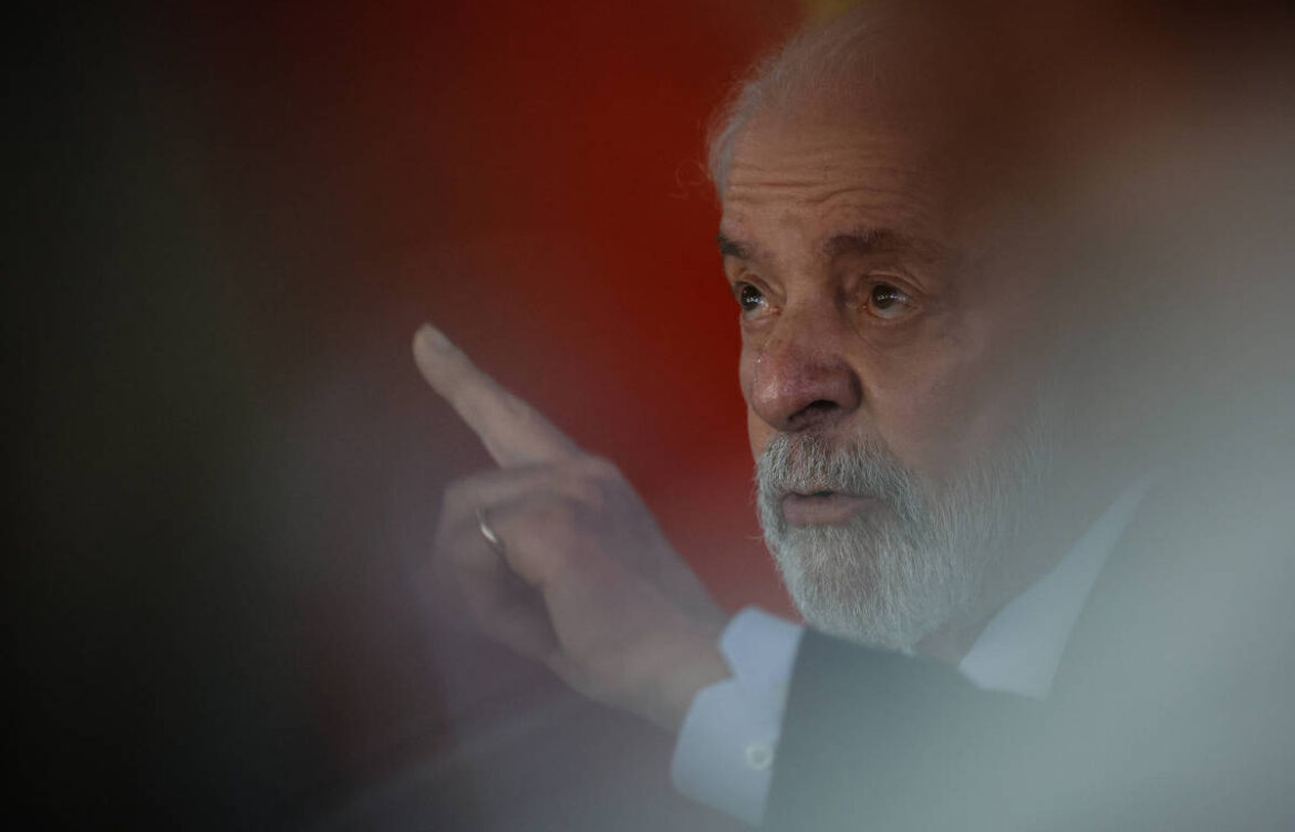 “Aprovação de Lula despenca para 24%, a pior de todos os seus mandatos, aponta Datafolha”